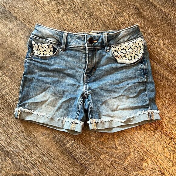 SO Girls Size 10 Denim Shorts - Picture 1 of 5